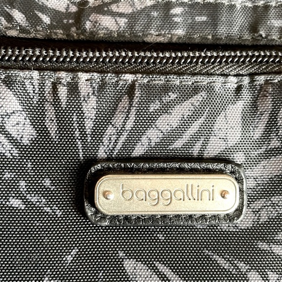 Baggallini Go Bagg Crossbody in Black Floral | Lightweight Travel Bag - Picture 10 of 10